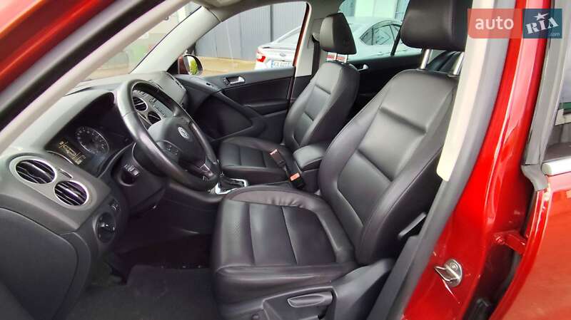 Позашляховик / Кросовер Volkswagen Tiguan 2010 в Чернігові