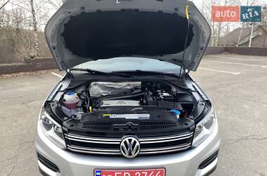 Внедорожник / Кроссовер Volkswagen Tiguan 2017 в Ровно