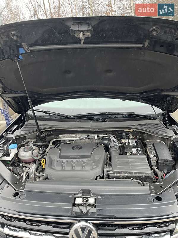 Внедорожник / Кроссовер Volkswagen Tiguan 2021 в Львове