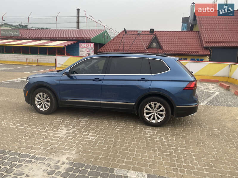 Внедорожник / Кроссовер Volkswagen Tiguan 2018 в Львове
