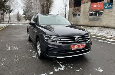 Позашляховик / Кросовер Volkswagen Tiguan 2021 в Рівному