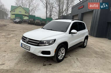 Позашляховик / Кросовер Volkswagen Tiguan 2015 в Тячеві