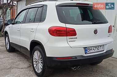 Позашляховик / Кросовер Volkswagen Tiguan 2015 в Одесі