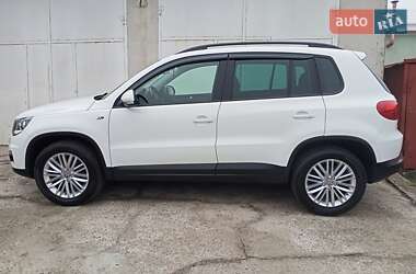 Позашляховик / Кросовер Volkswagen Tiguan 2015 в Одесі