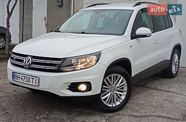 Позашляховик / Кросовер Volkswagen Tiguan 2015 в Одесі