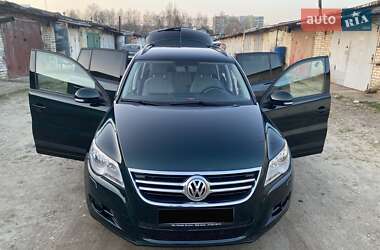 Внедорожник / Кроссовер Volkswagen Tiguan 2010 в Львове