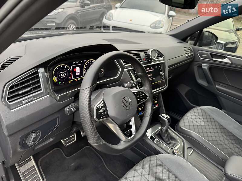 Внедорожник / Кроссовер Volkswagen Tiguan 2021 в Киеве