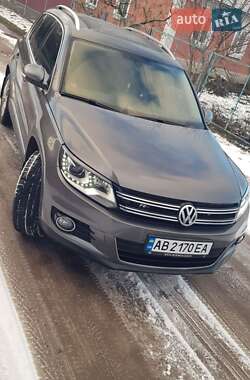 Внедорожник / Кроссовер Volkswagen Tiguan 2012 в Хмельнике