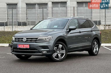 Позашляховик / Кросовер Volkswagen Tiguan 2018 в 