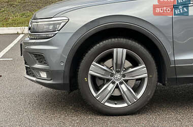 Позашляховик / Кросовер Volkswagen Tiguan 2018 в 