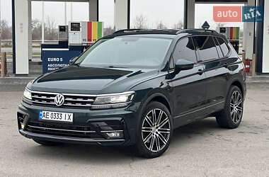 Позашляховик / Кросовер Volkswagen Tiguan 2017 в Дніпрі