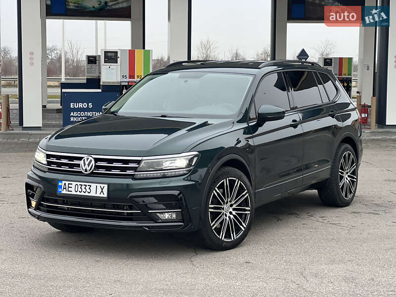 Внедорожник / Кроссовер Volkswagen Tiguan 2017 в Днепре