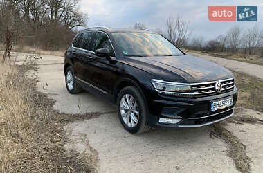 Позашляховик / Кросовер Volkswagen Tiguan 2016 в Ананьїві