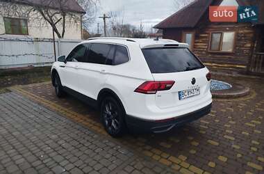 Внедорожник / Кроссовер Volkswagen Tiguan 2021 в Буске