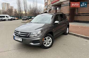 Позашляховик / Кросовер Volkswagen Tiguan 2015 в Києві