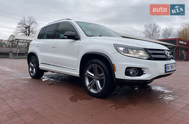 Внедорожник / Кроссовер Volkswagen Tiguan 2016 в Ровно