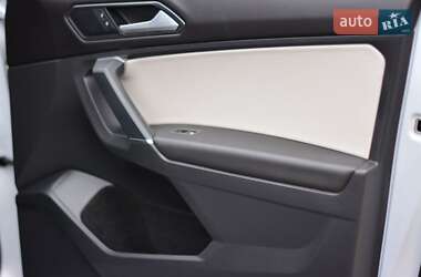 Позашляховик / Кросовер Volkswagen Tiguan 2017 в 