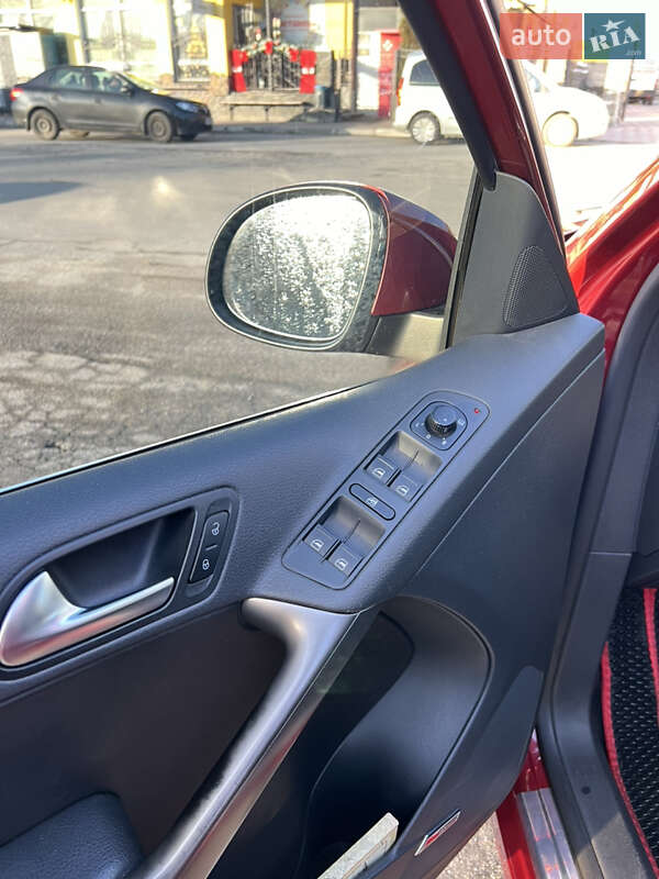 Внедорожник / Кроссовер Volkswagen Tiguan 2009 в Звягеле