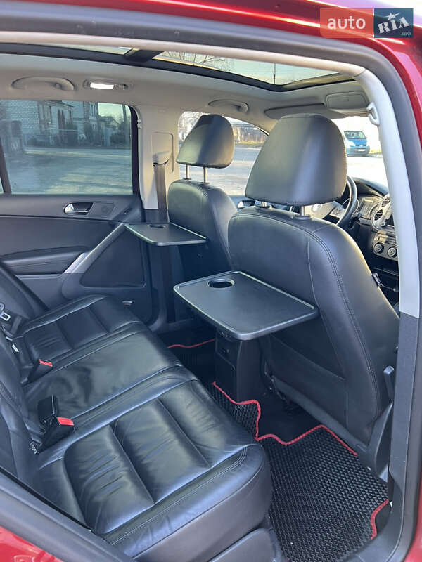 Внедорожник / Кроссовер Volkswagen Tiguan 2009 в Звягеле