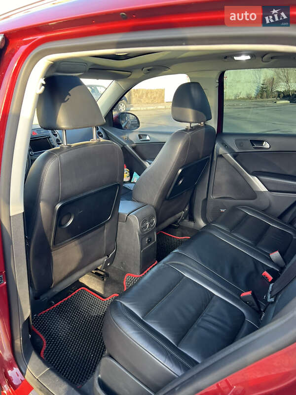 Внедорожник / Кроссовер Volkswagen Tiguan 2009 в Звягеле