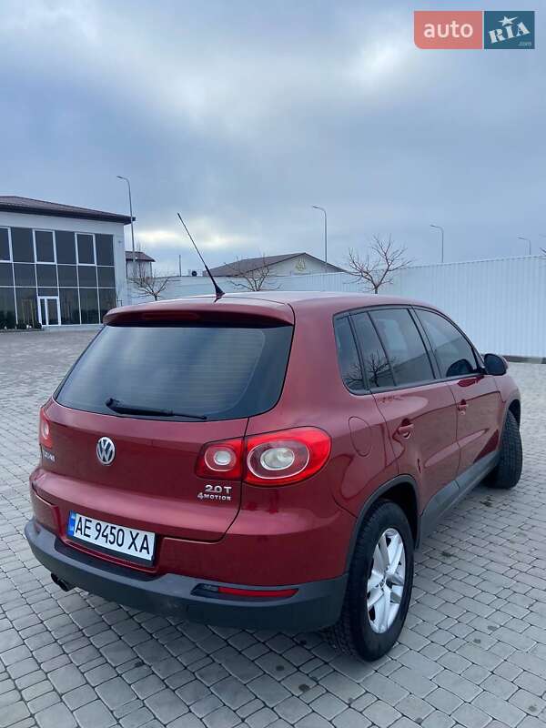 Внедорожник / Кроссовер Volkswagen Tiguan 2011 в Гайсине