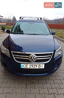 Внедорожник / Кроссовер Volkswagen Tiguan 2010 в Черновцах