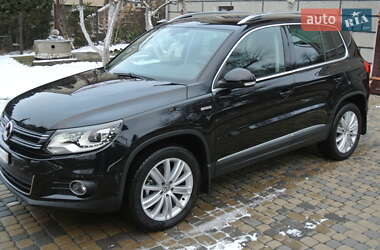 Внедорожник / Кроссовер Volkswagen Tiguan 2012 в Черновцах