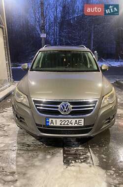 Позашляховик / Кросовер Volkswagen Tiguan 2010 в Василькові