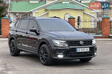 Внедорожник / Кроссовер Volkswagen Tiguan 2017 в Днепре