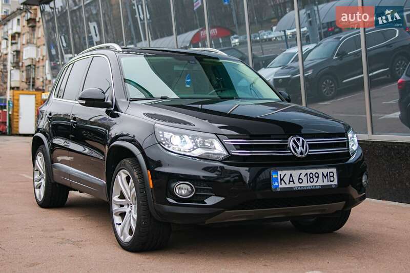 Позашляховик / Кросовер Volkswagen Tiguan 2016 в Києві