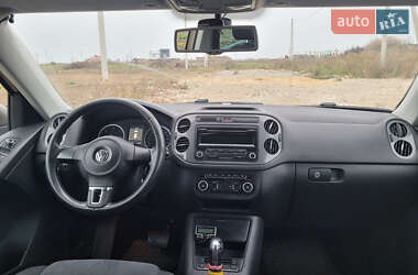 Внедорожник / Кроссовер Volkswagen Tiguan 2011 в 