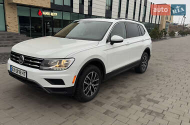 Внедорожник / Кроссовер Volkswagen Tiguan 2020 в Хмельницком