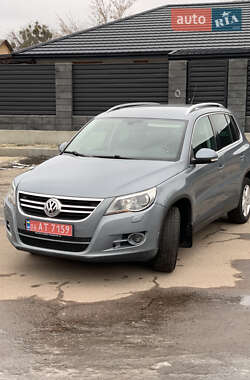 Внедорожник / Кроссовер Volkswagen Tiguan 2010 в Житомире