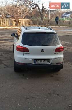 Внедорожник / Кроссовер Volkswagen Tiguan 2012 в 
