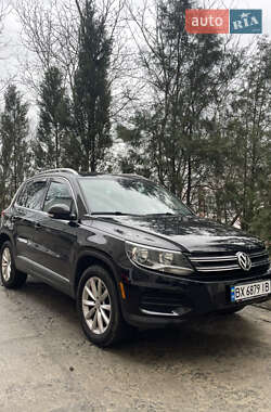 Внедорожник / Кроссовер Volkswagen Tiguan 2016 в Хмельницком