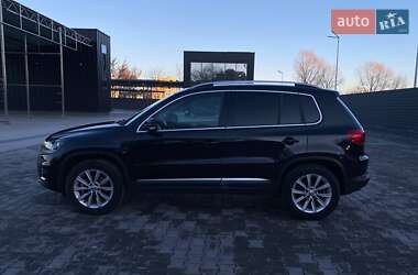 Позашляховик / Кросовер Volkswagen Tiguan 2013 в 