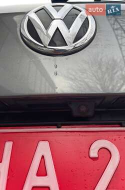 Внедорожник / Кроссовер Volkswagen Tiguan 2018 в 