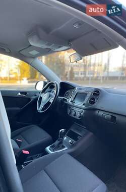 Внедорожник / Кроссовер Volkswagen Tiguan 2018 в 