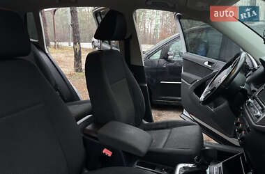 Внедорожник / Кроссовер Volkswagen Tiguan 2012 в Ирпене