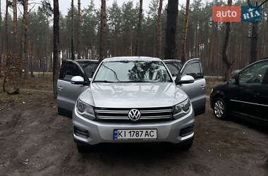 Внедорожник / Кроссовер Volkswagen Tiguan 2012 в Ирпене