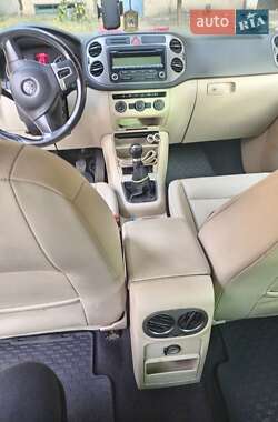Позашляховик / Кросовер Volkswagen Tiguan 2013 в 