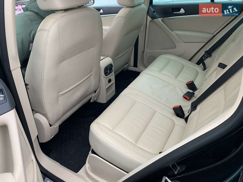 Внедорожник / Кроссовер Volkswagen Tiguan 2012 в Тячеве