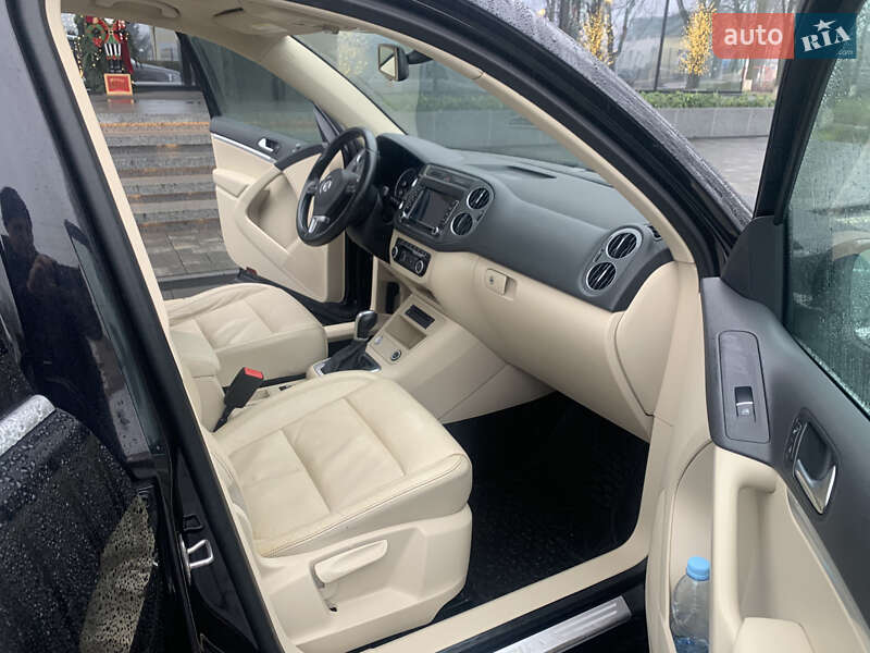 Внедорожник / Кроссовер Volkswagen Tiguan 2012 в Тячеве