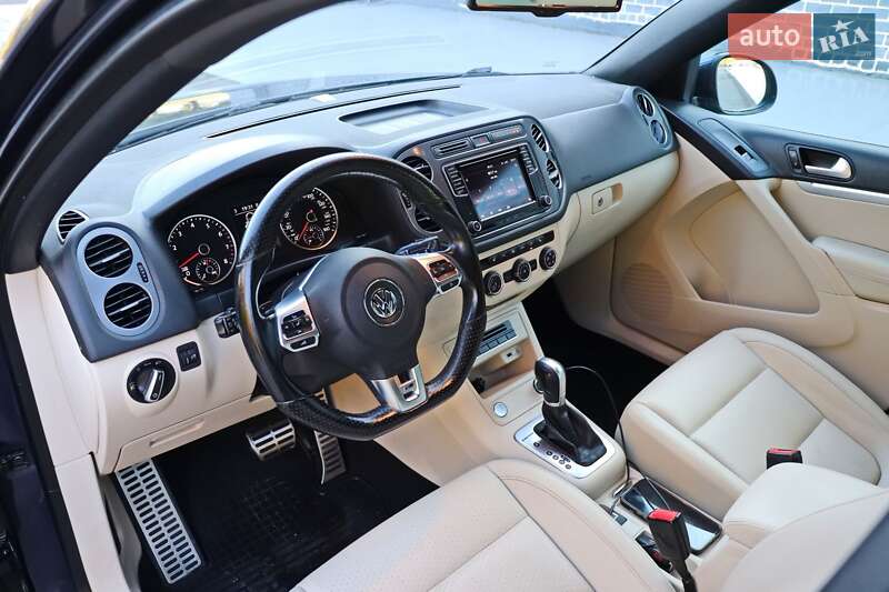 Внедорожник / Кроссовер Volkswagen Tiguan 2015 в Кременчуге