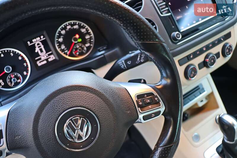 Внедорожник / Кроссовер Volkswagen Tiguan 2015 в Кременчуге