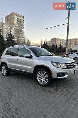 Позашляховик / Кросовер Volkswagen Tiguan 2016 в Одесі