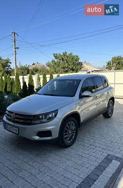 Внедорожник / Кроссовер Volkswagen Tiguan 2014 в Кривом Озере