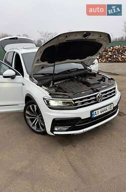 Позашляховик / Кросовер Volkswagen Tiguan 2017 в 