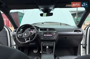 Позашляховик / Кросовер Volkswagen Tiguan 2017 в 