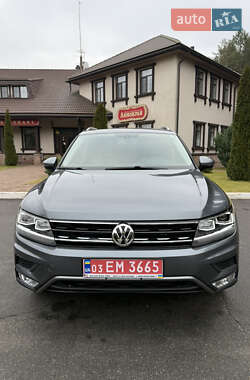 Позашляховик / Кросовер Volkswagen Tiguan 2017 в Києві